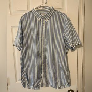 Men’s XL Calvin Klein button down t shirt